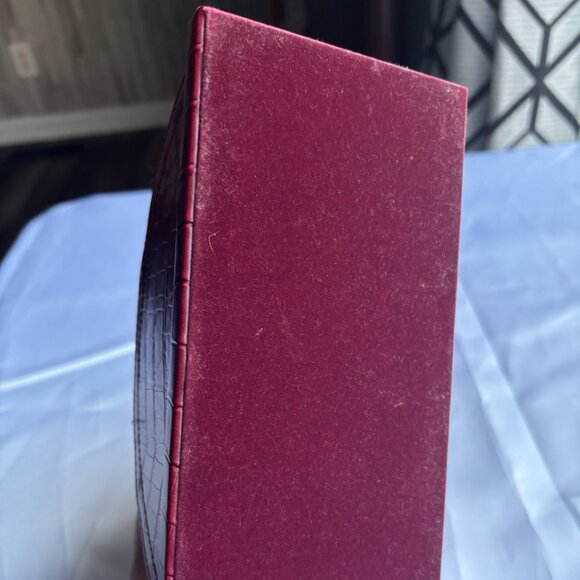 Cherry/Burgundy Leather-like Letter Holder - Picture 6 of 6